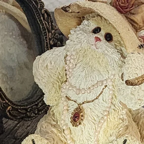 Boyds Bears The Purrstone Collection Purrcilla Prissybuns Ready for my Closeup - Picture 2 of 16